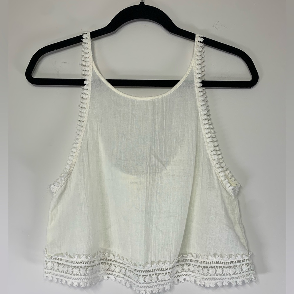 ✨ 2/$20 ✨  Aritzia Azure Skies Lace Tank